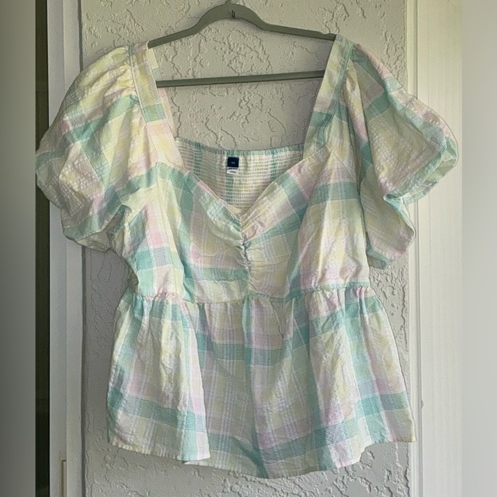 Old Navy Cropped Puckered Plaid Blouse with Puff Sleeves (NWOT)